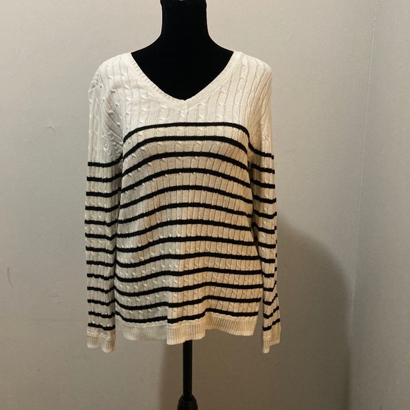 Croft & Barrow Women’s Striped V-Neck Sweater - Picture 1 of 4